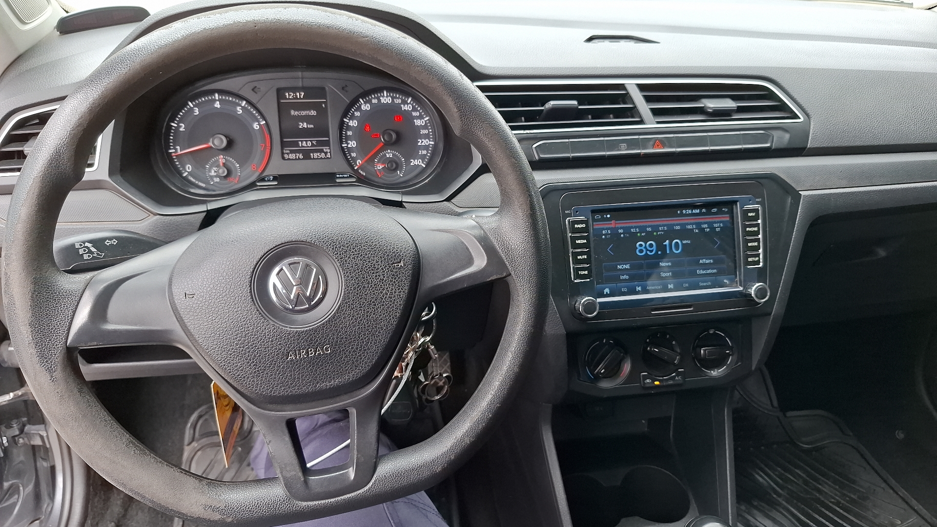 Volkswagen Voyage — foto 8 de 15