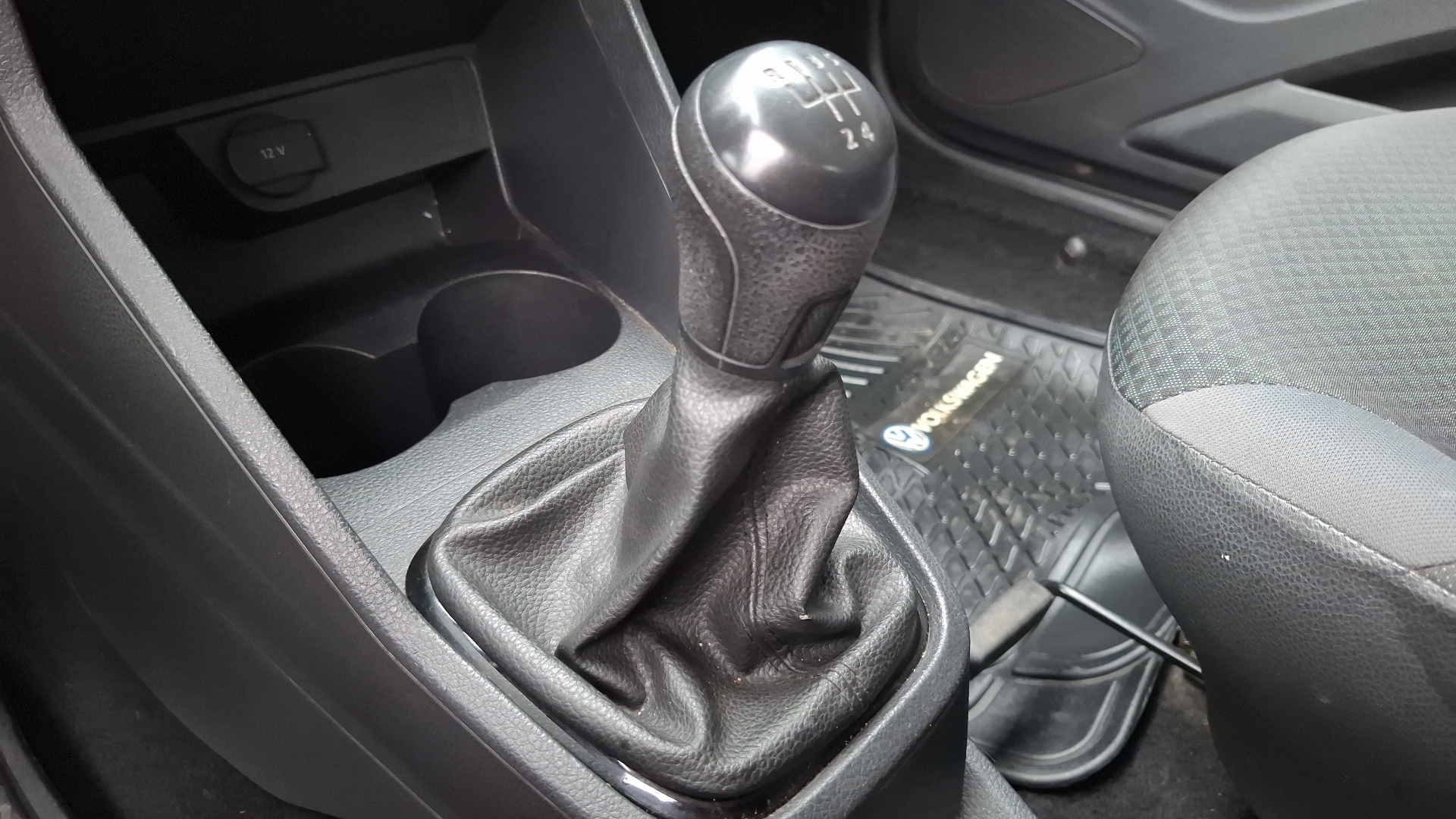 Volkswagen Voyage — foto 11 de 15