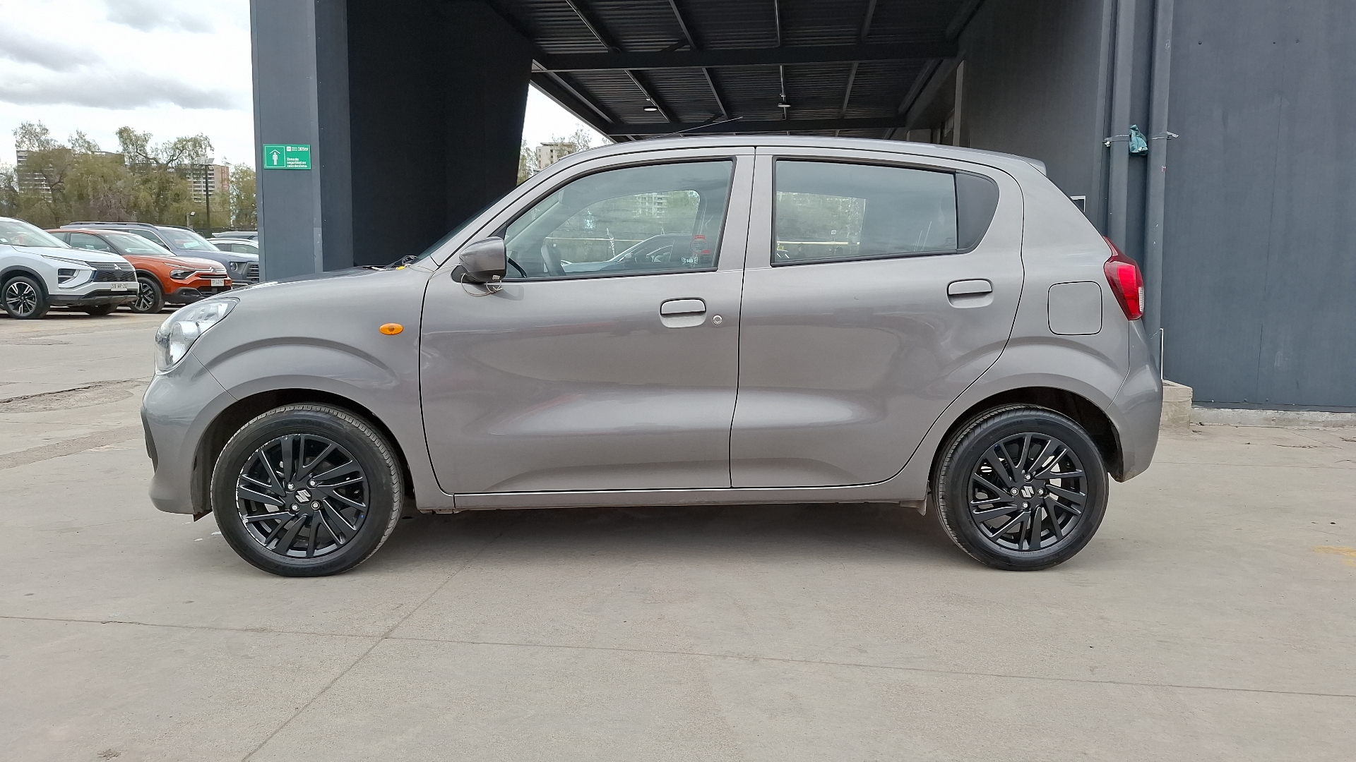 Suzuki Celerio — foto 2 de 15