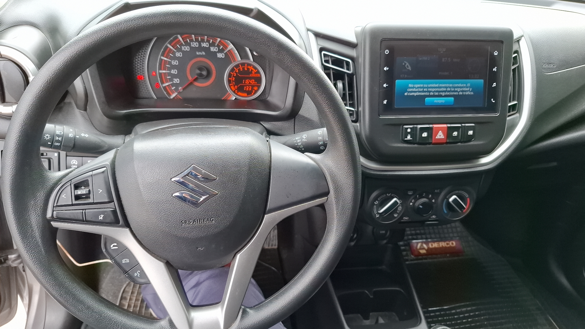 Suzuki Celerio — foto 8 de 15
