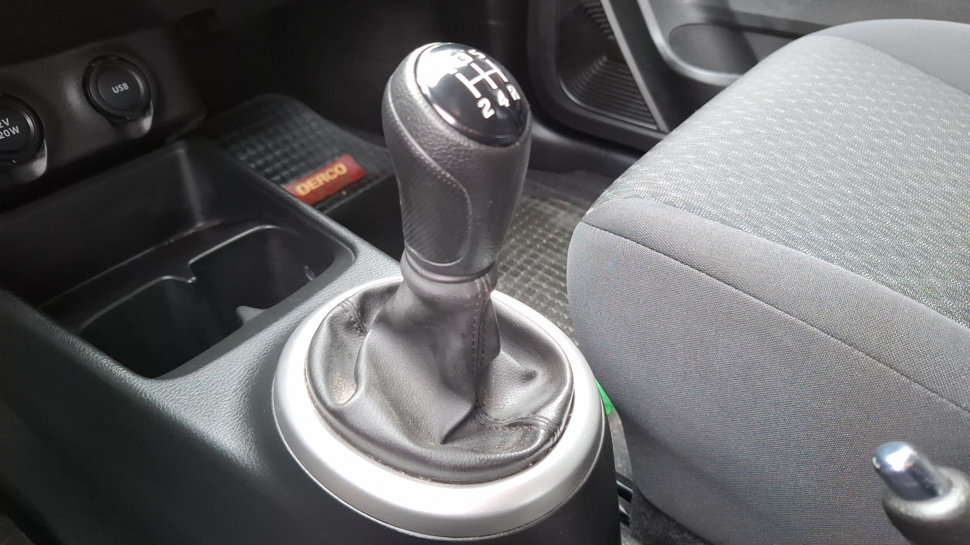 Suzuki Celerio — foto 11 de 15