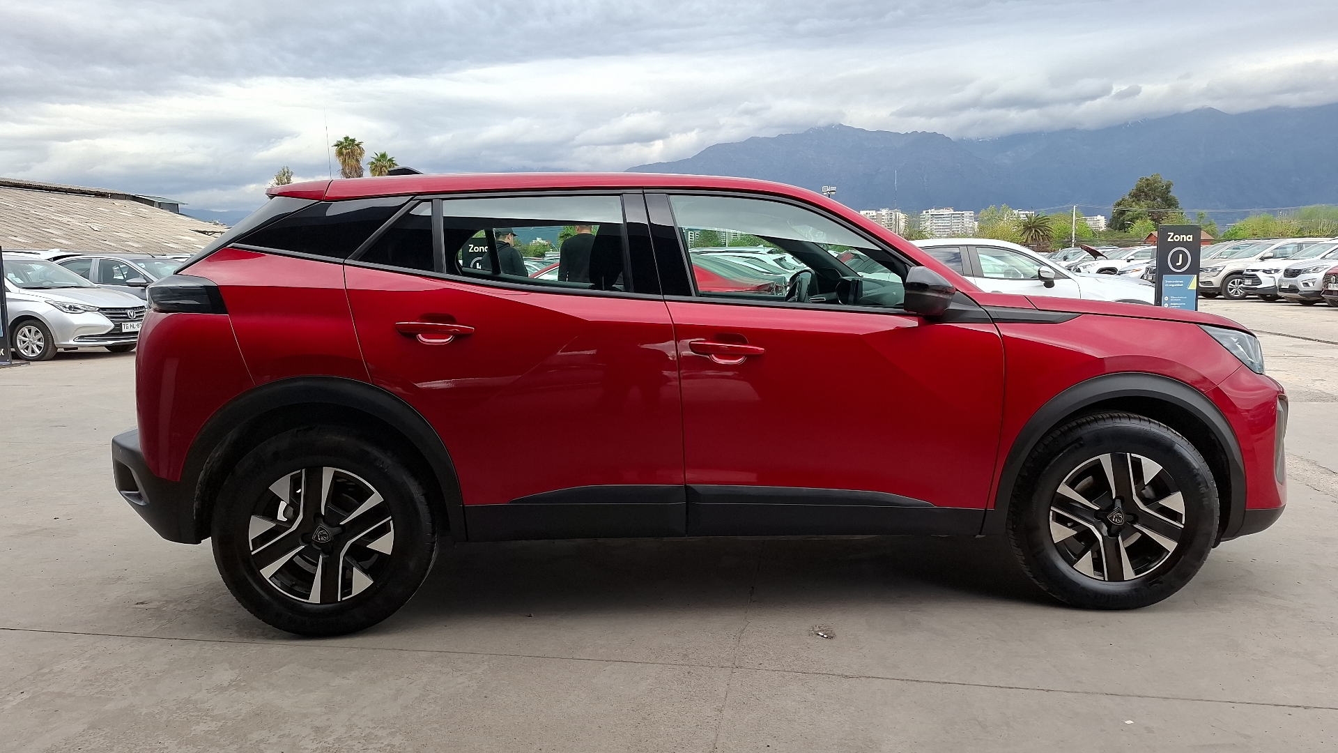 Peugeot 2008 — foto 5 de 15