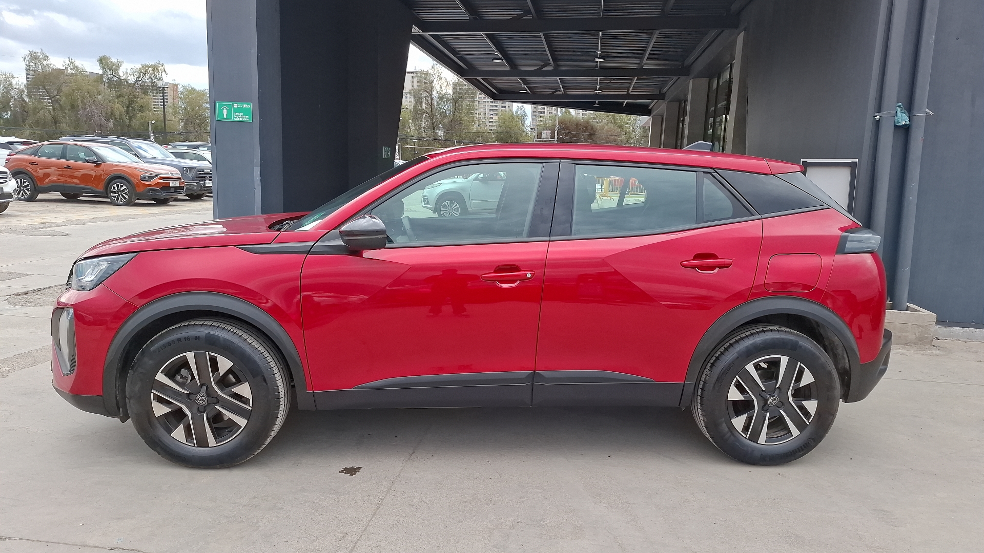 Peugeot 2008 — foto 2 de 15