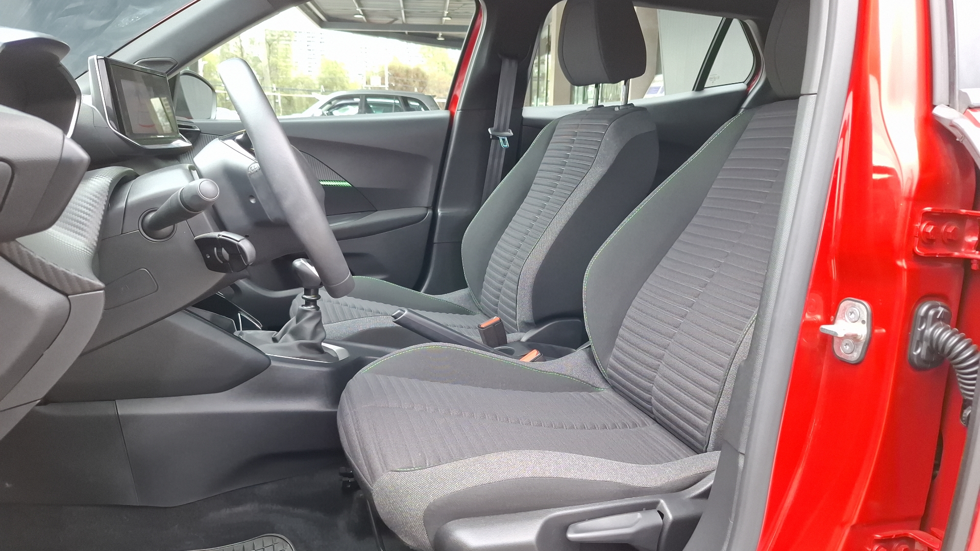 Peugeot 2008 — foto 13 de 15