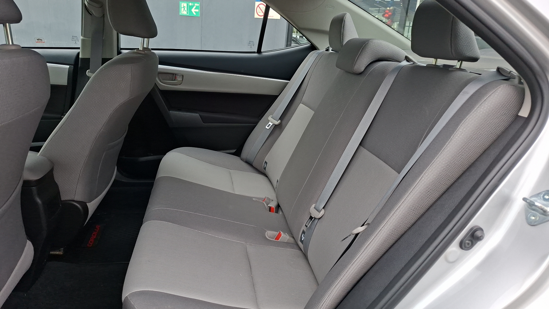 Toyota Corolla — foto 14 de 15