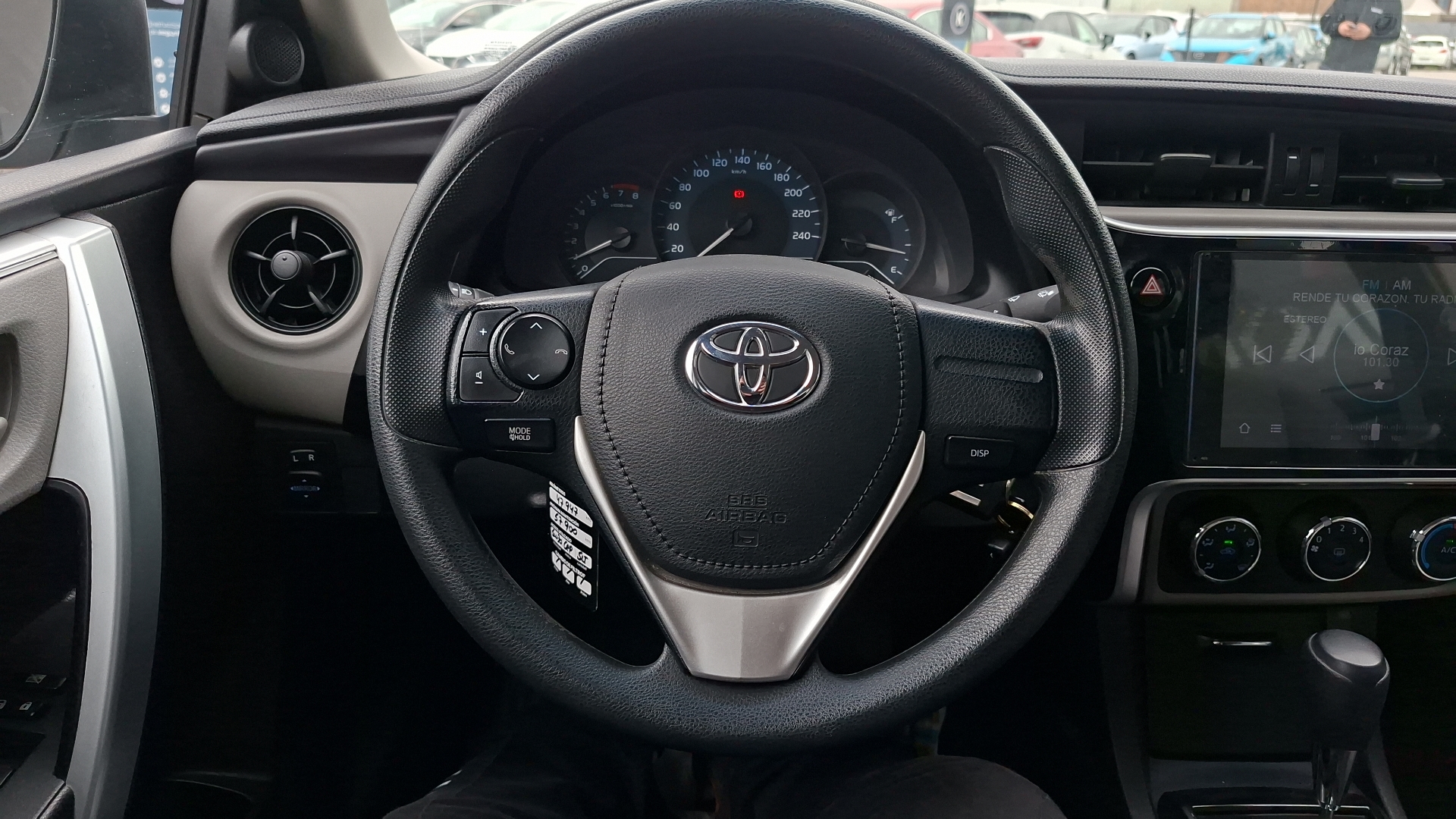 Toyota Corolla — foto 8 de 15