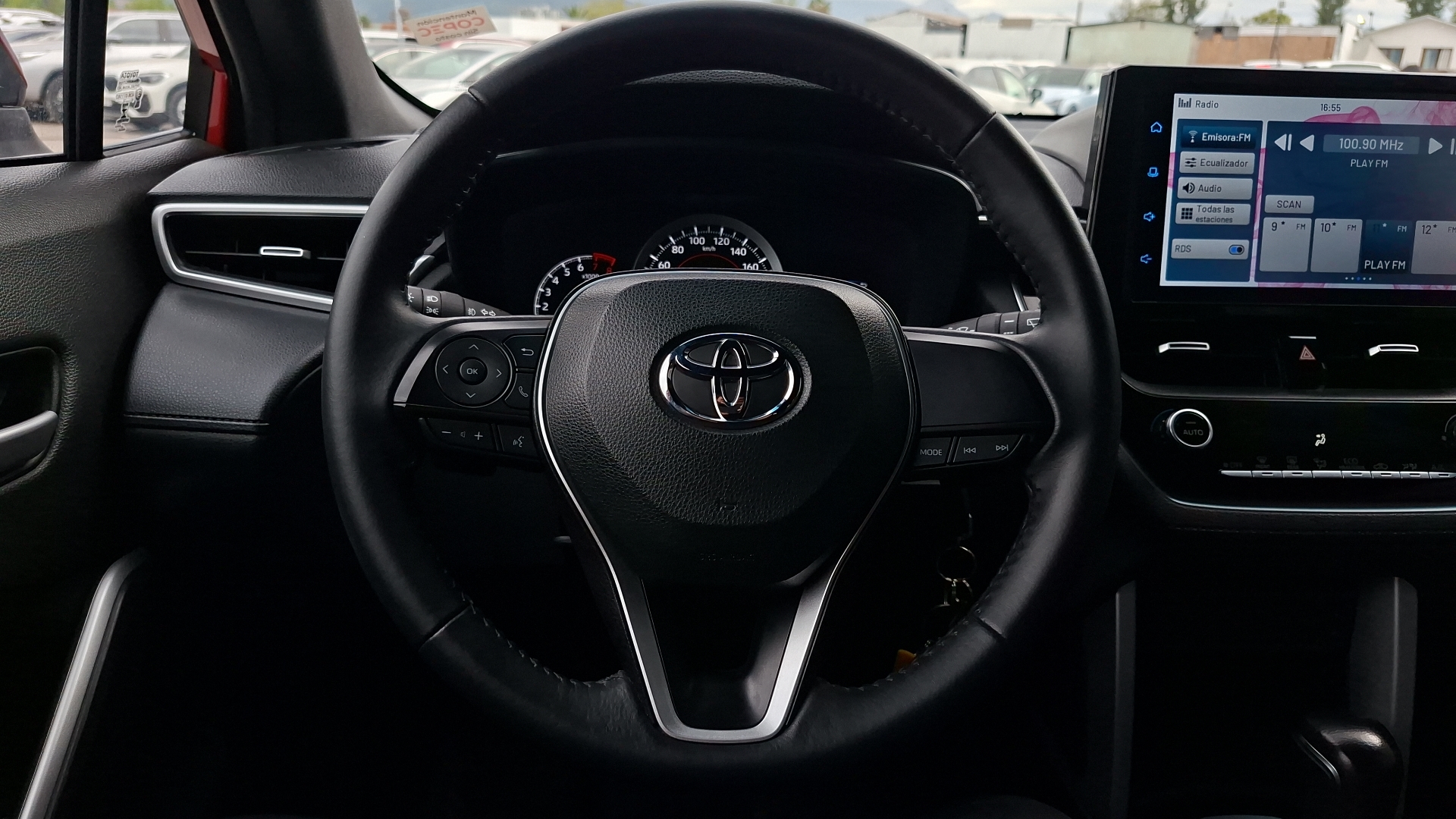 Toyota Corolla Cross — foto 8 de 15