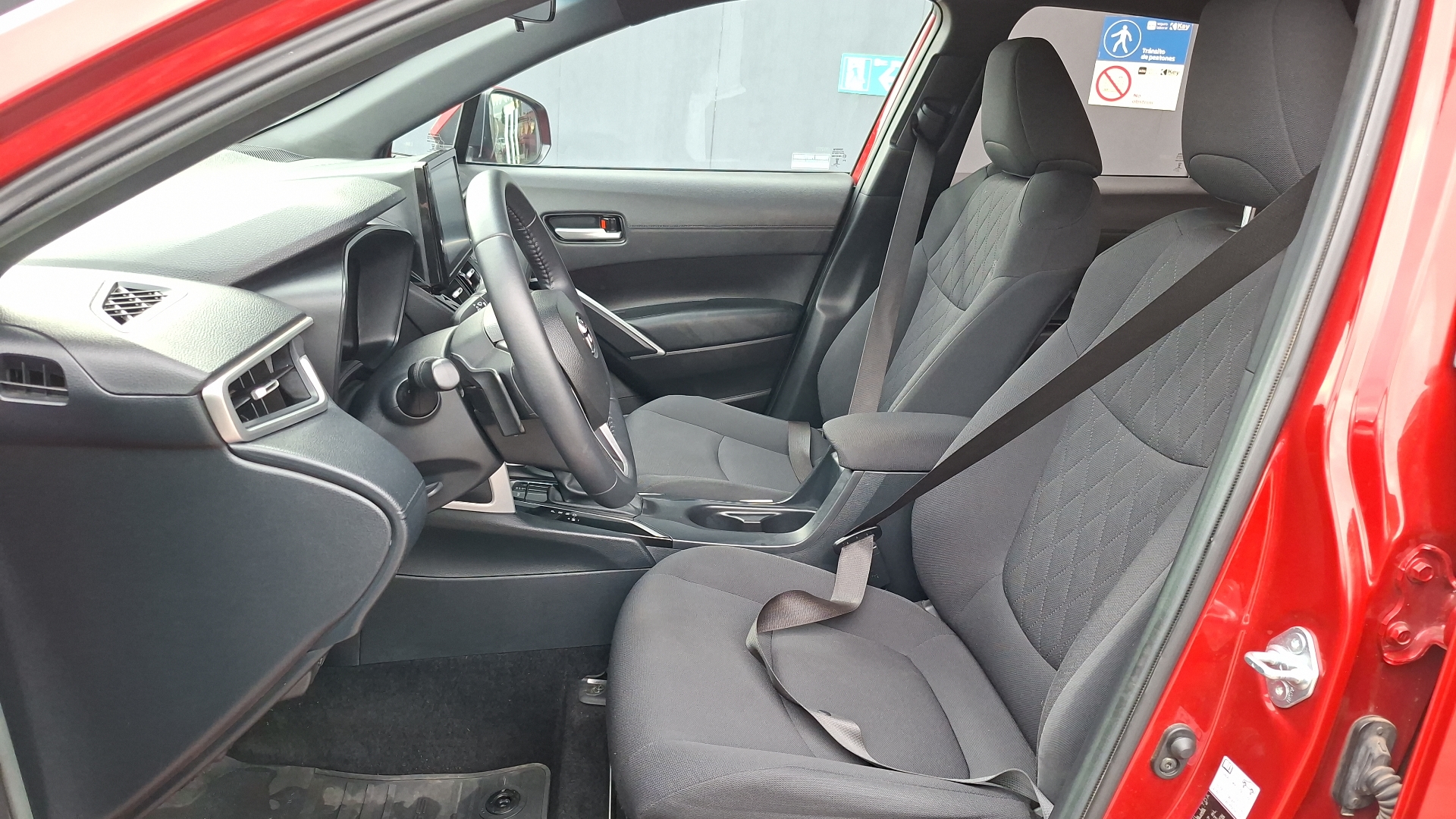 Toyota Corolla Cross — foto 13 de 15