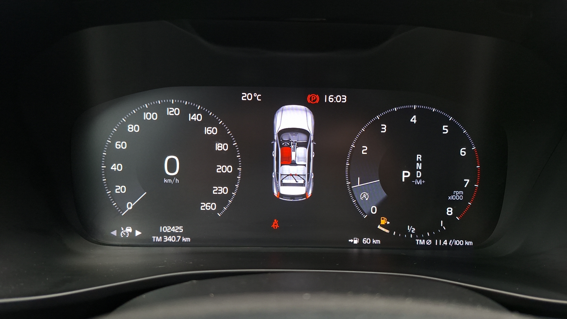 Volvo XC40 — foto 9 de 16