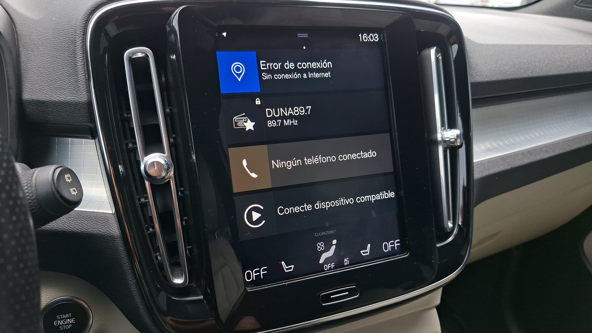Volvo XC40 — foto 10 de 16