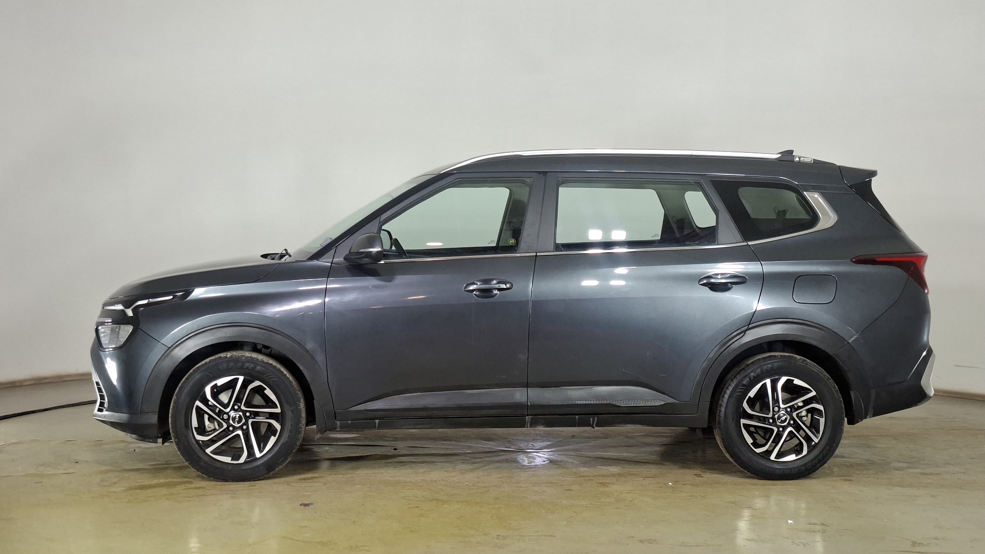 KIA Carens — foto 7 de 17