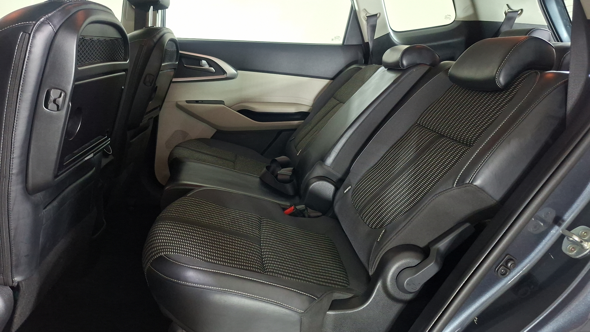 KIA Carens — foto 14 de 17