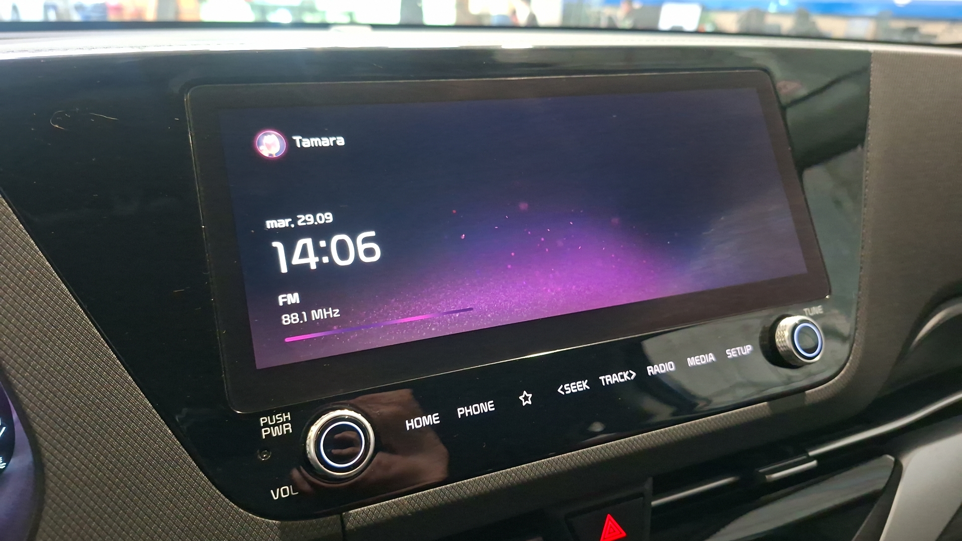 KIA Carens — foto 10 de 17