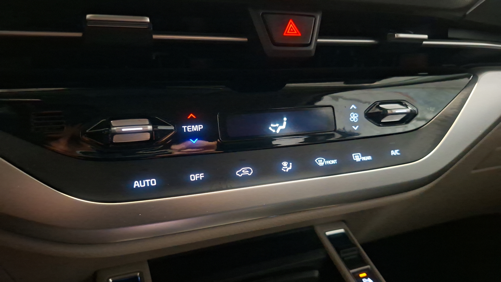 KIA Carens — foto 16 de 17