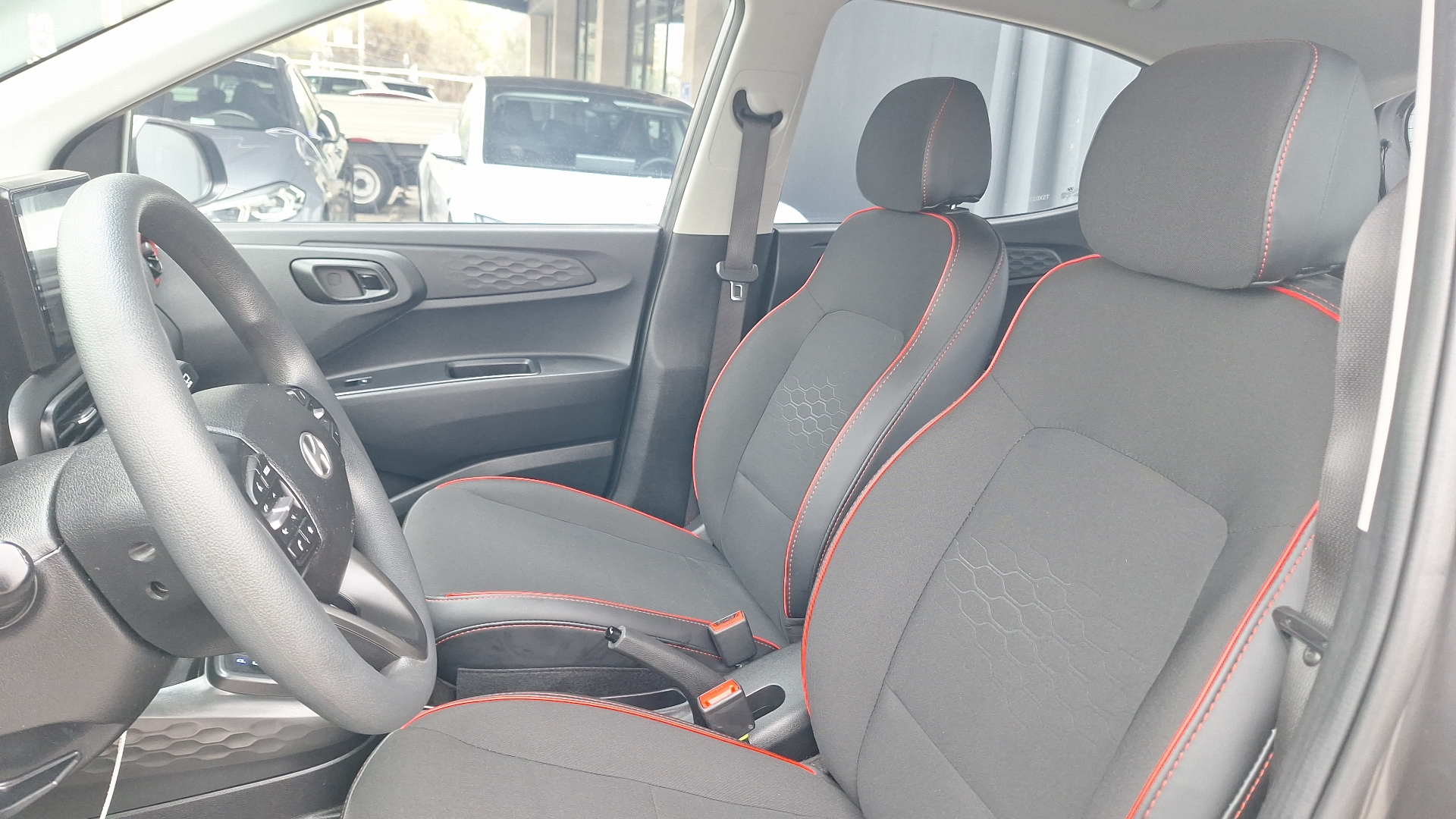 Hyundai Grand I10 — foto 14 de 15