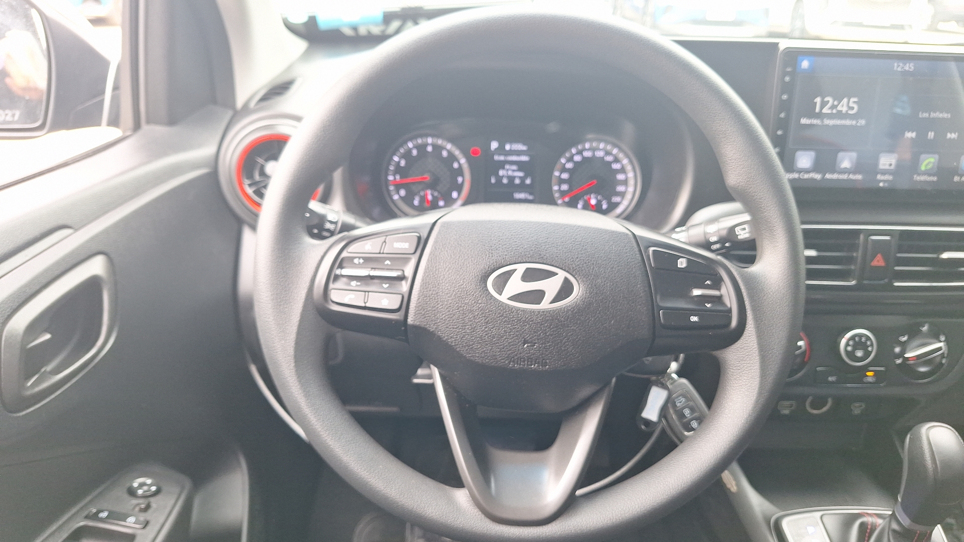 Hyundai Grand I10 — foto 8 de 15
