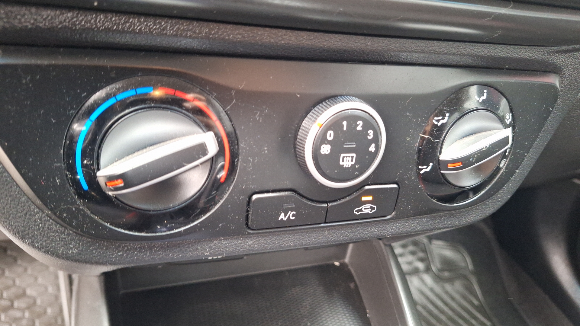 Hyundai Grand I10 — foto 15 de 15
