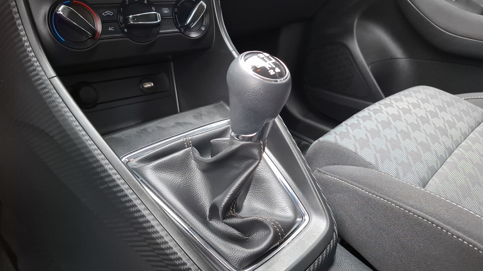 MG Zs — foto 11 de 15