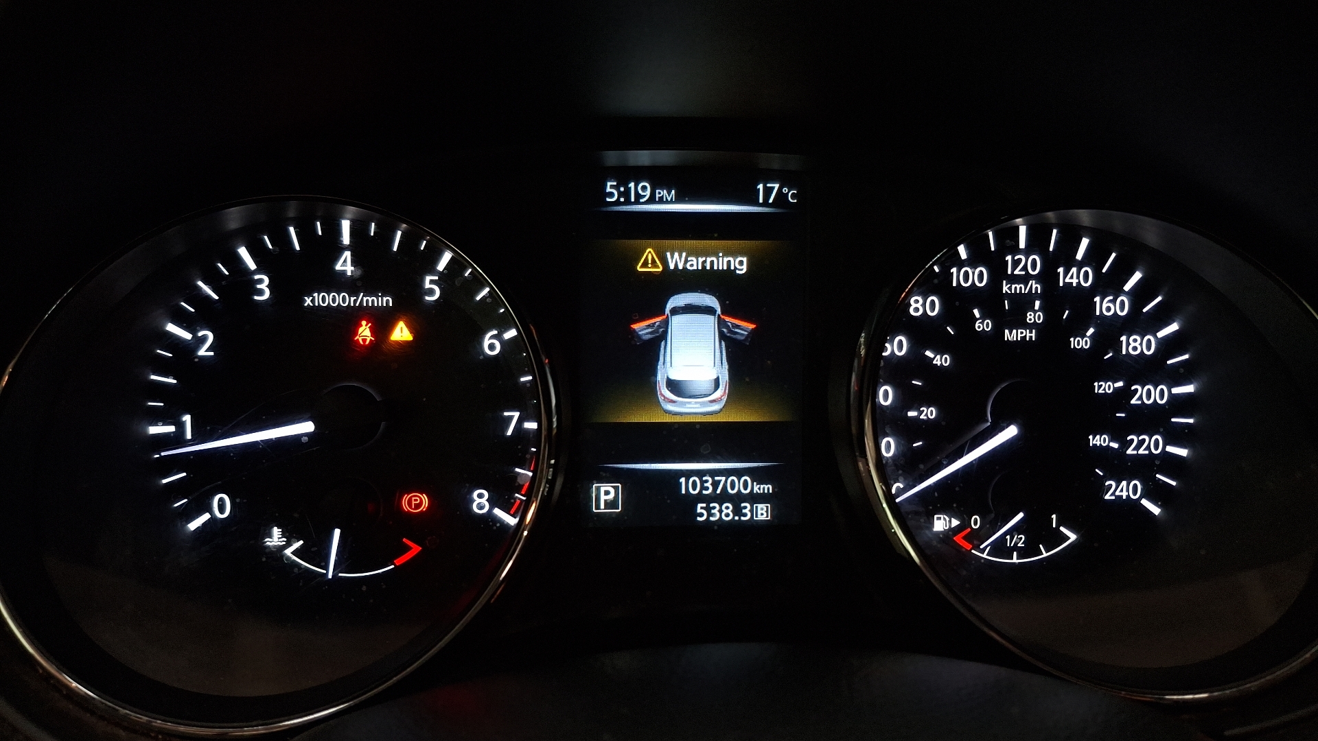 Nissan Qashqai — foto 9 de 15
