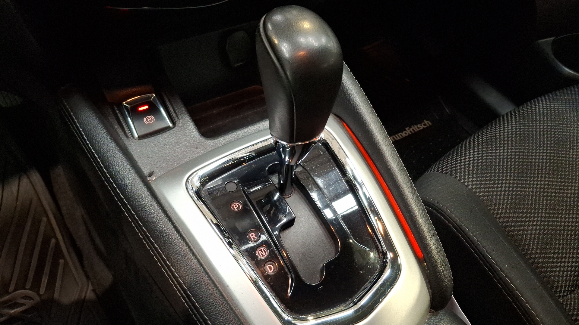 Nissan Qashqai — foto 11 de 15