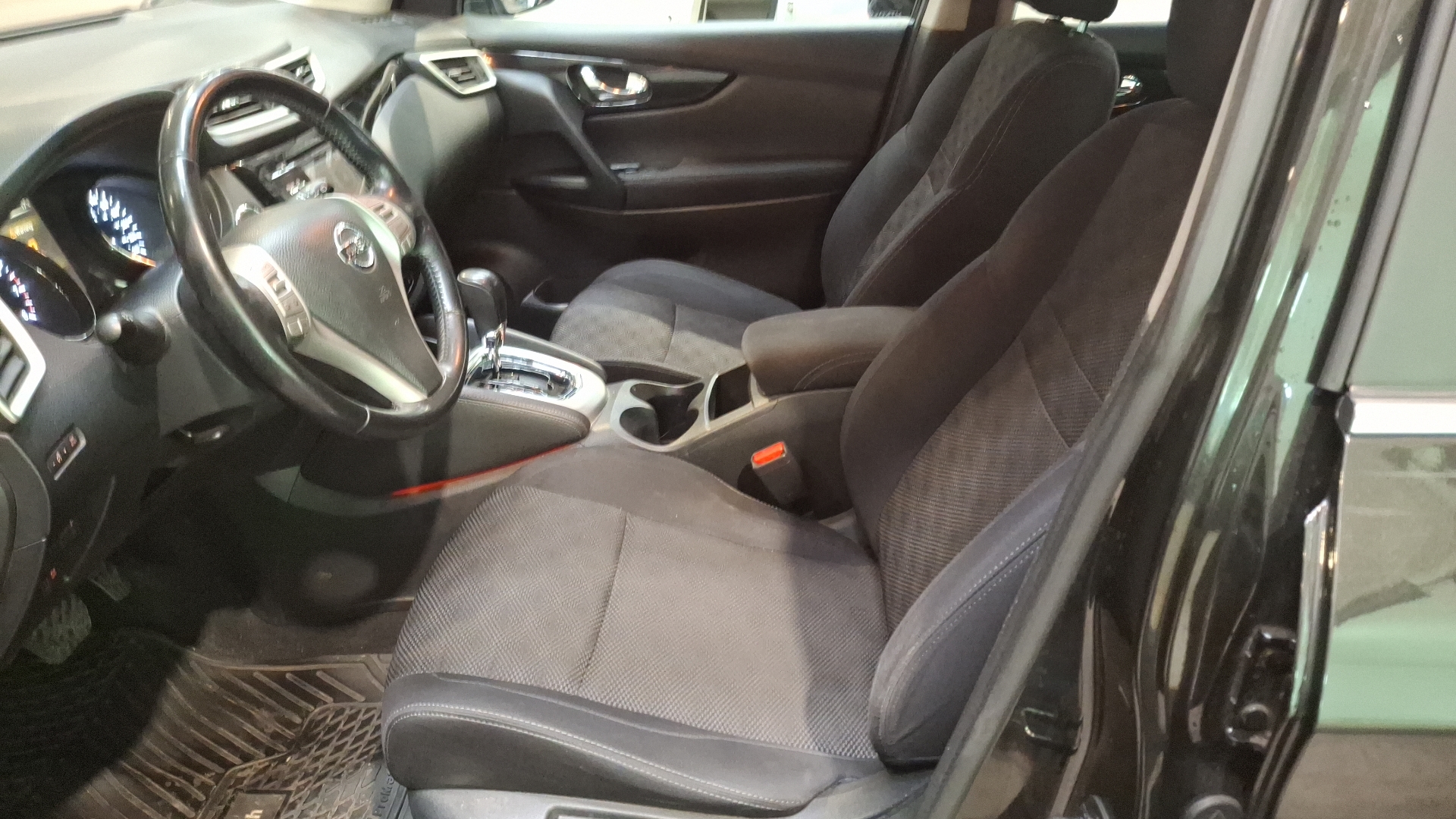 Nissan Qashqai — foto 12 de 15