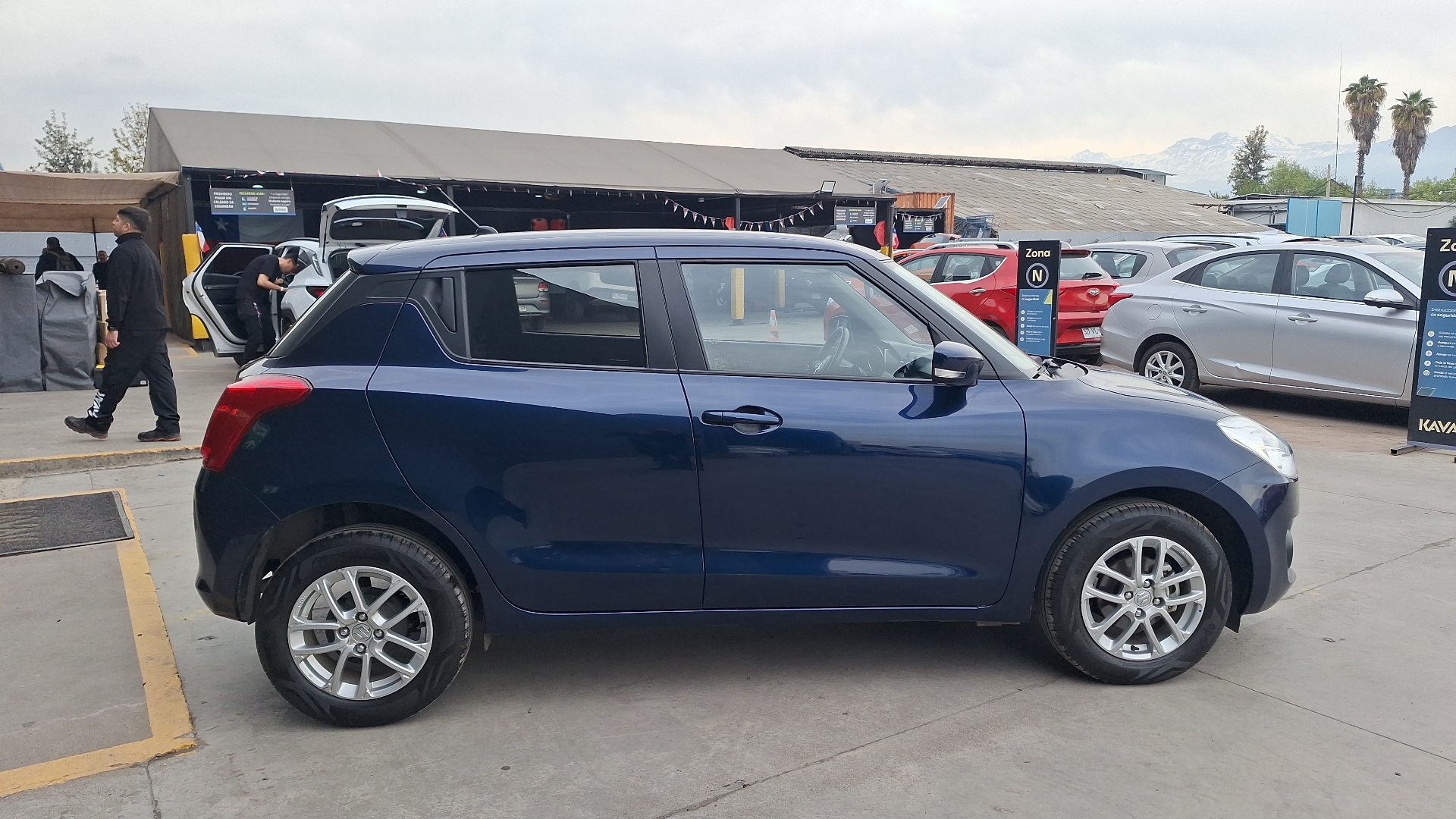 Suzuki Swift — foto 5 de 15