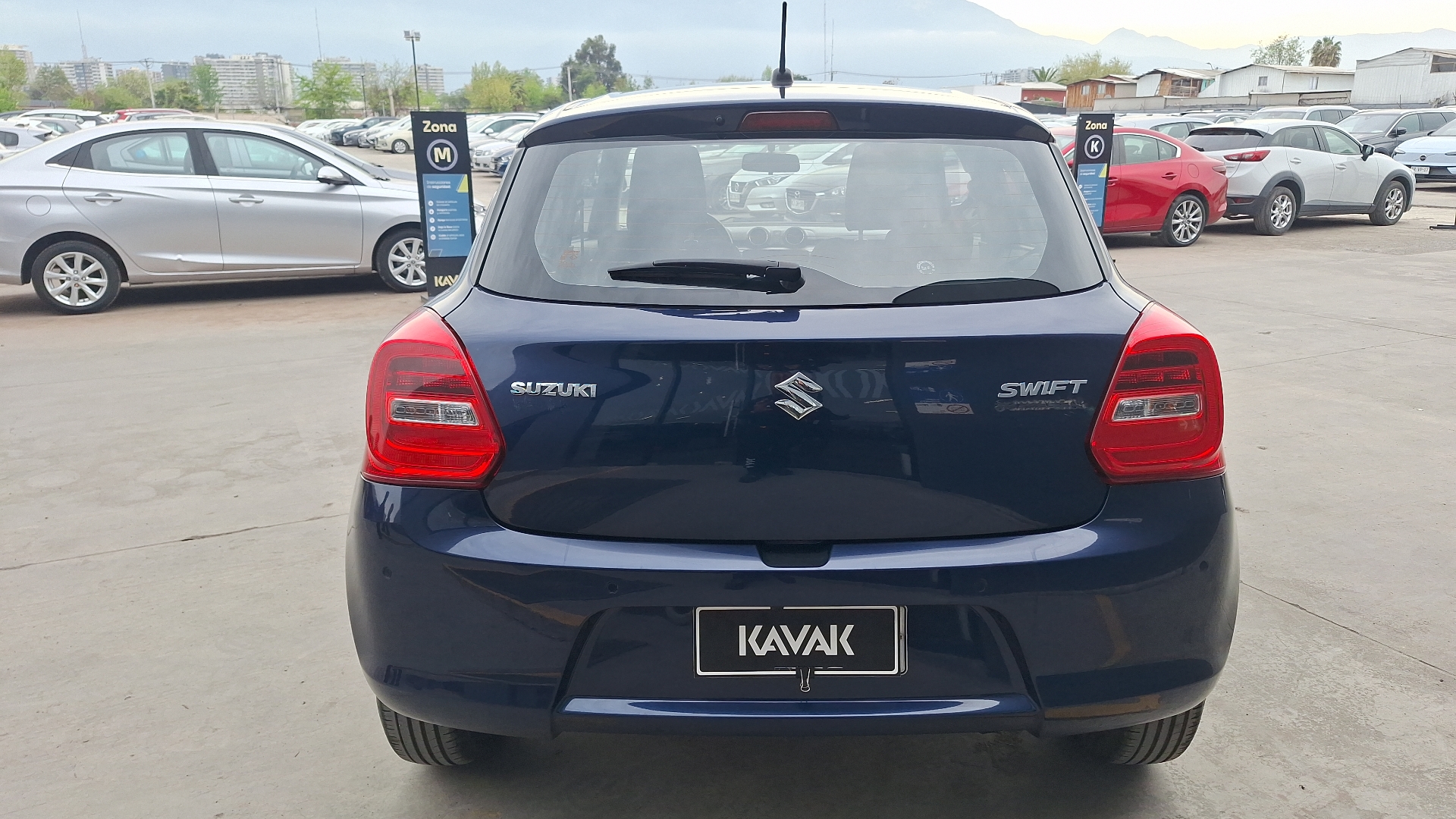 Suzuki Swift — foto 3 de 15