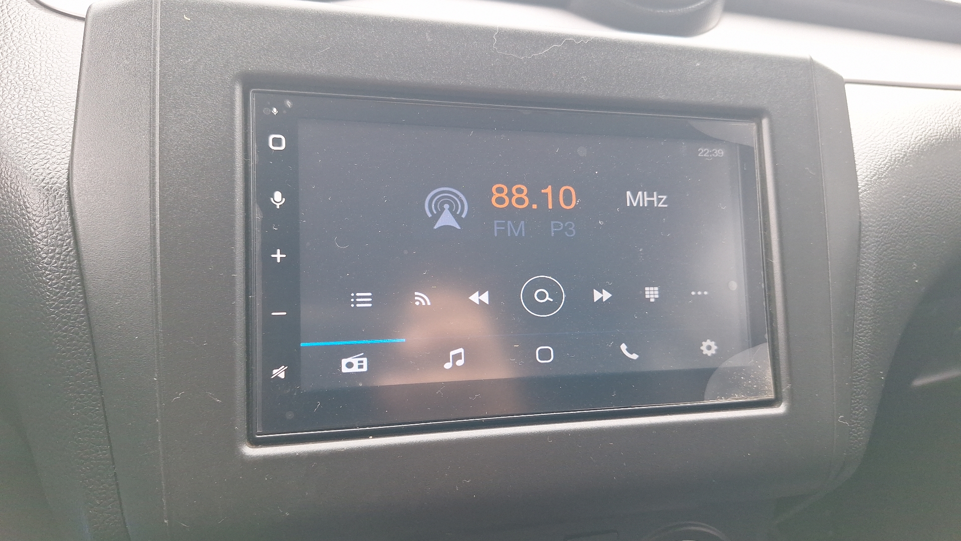 Suzuki Swift — foto 10 de 15