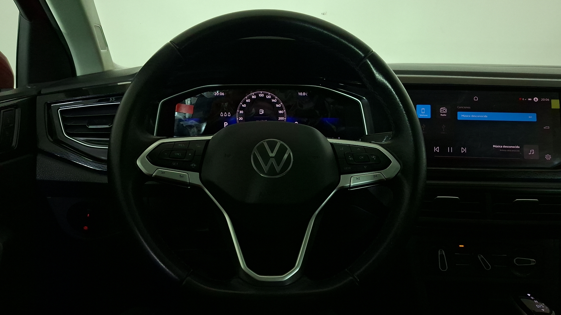 Volkswagen Polo — foto 8 de 15