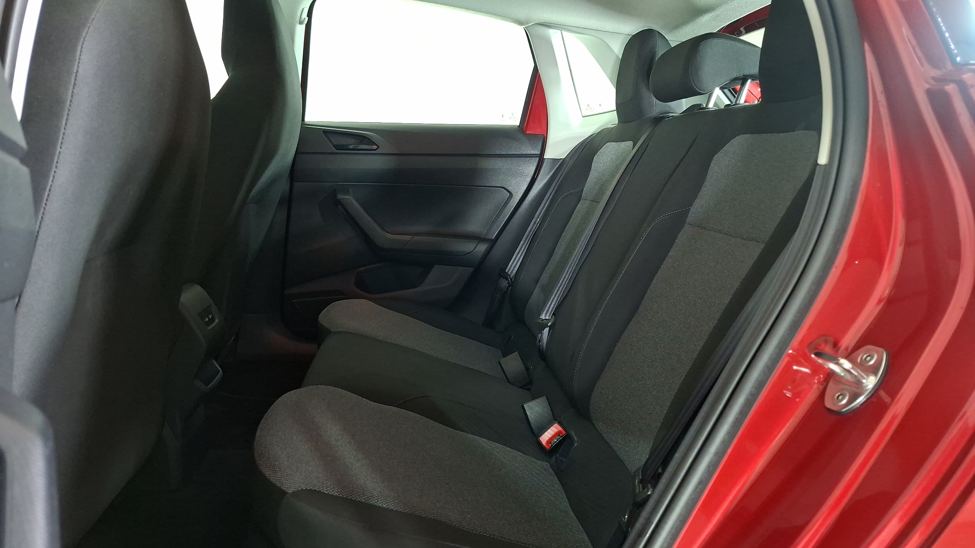 Volkswagen Polo — foto 13 de 15