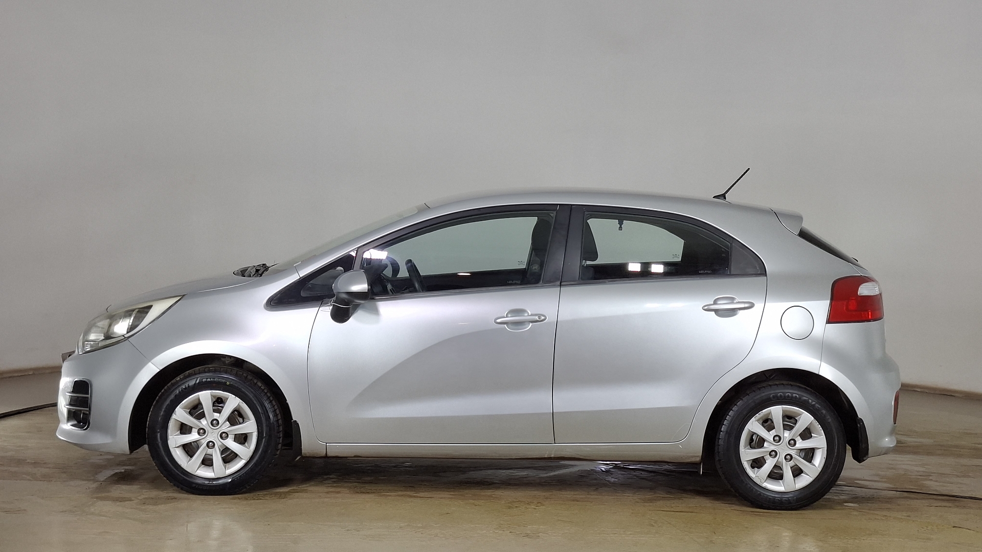 KIA Rio5 — foto 7 de 15