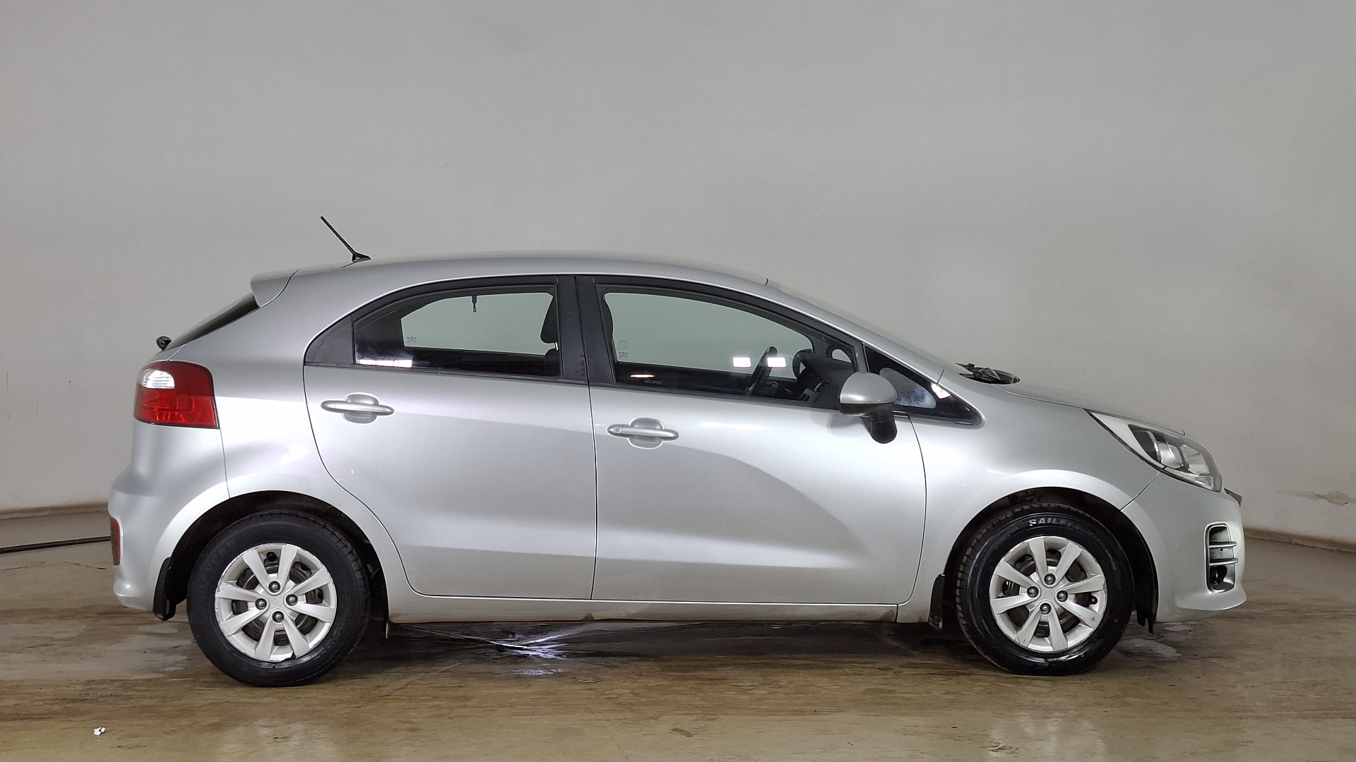 KIA Rio5 — foto 4 de 15