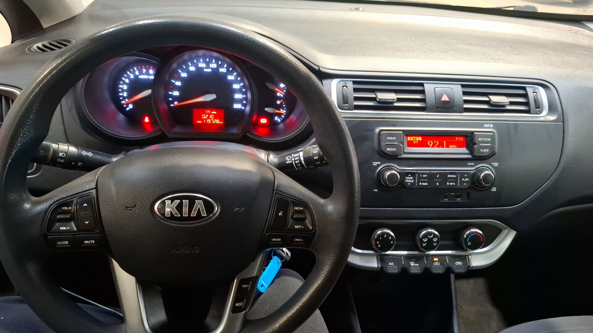 KIA Rio5 — foto 8 de 15