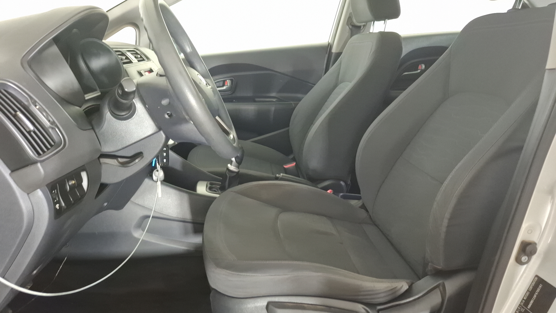 KIA Rio5 — foto 12 de 15