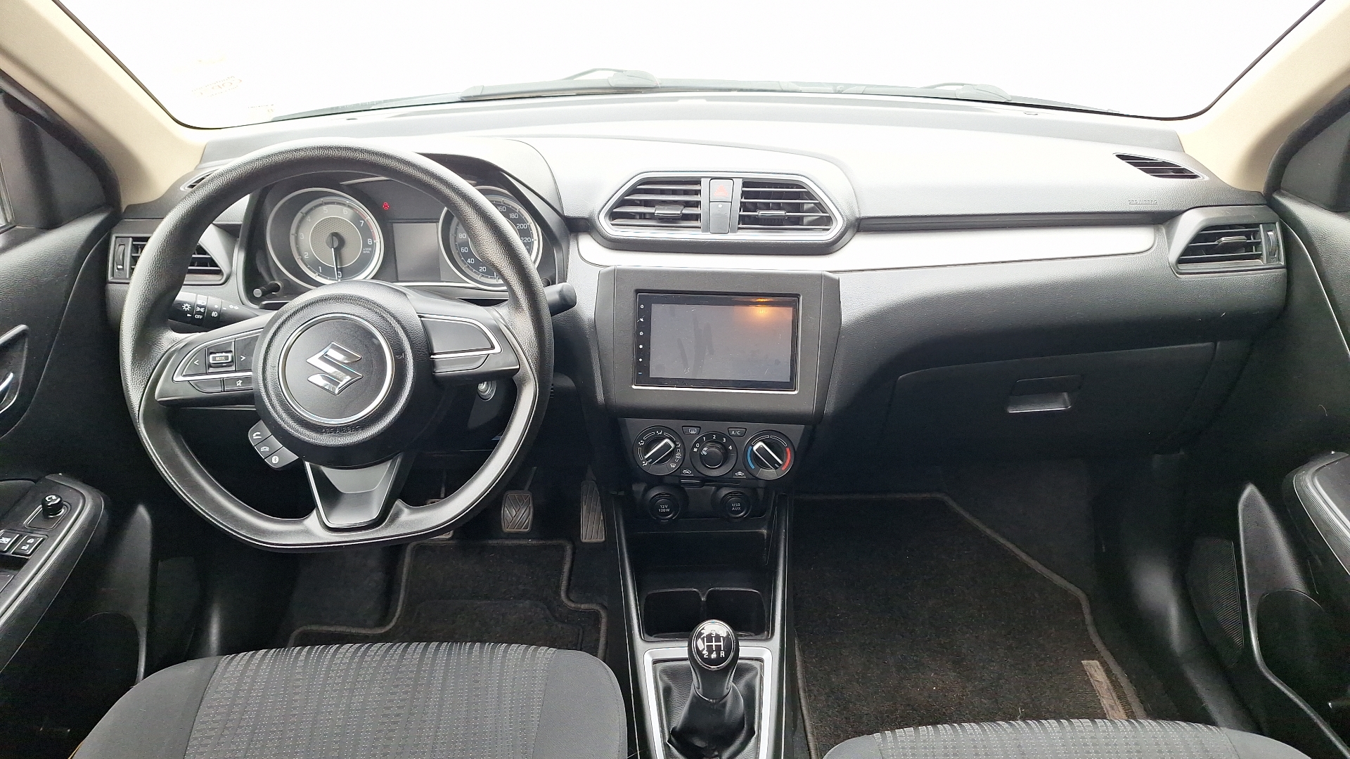 Suzuki Dzire — foto 6 de 14