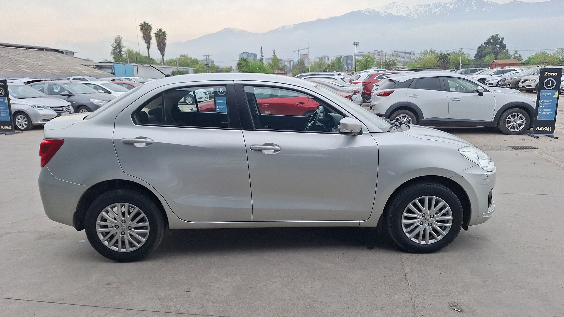 Suzuki Dzire — foto 5 de 14