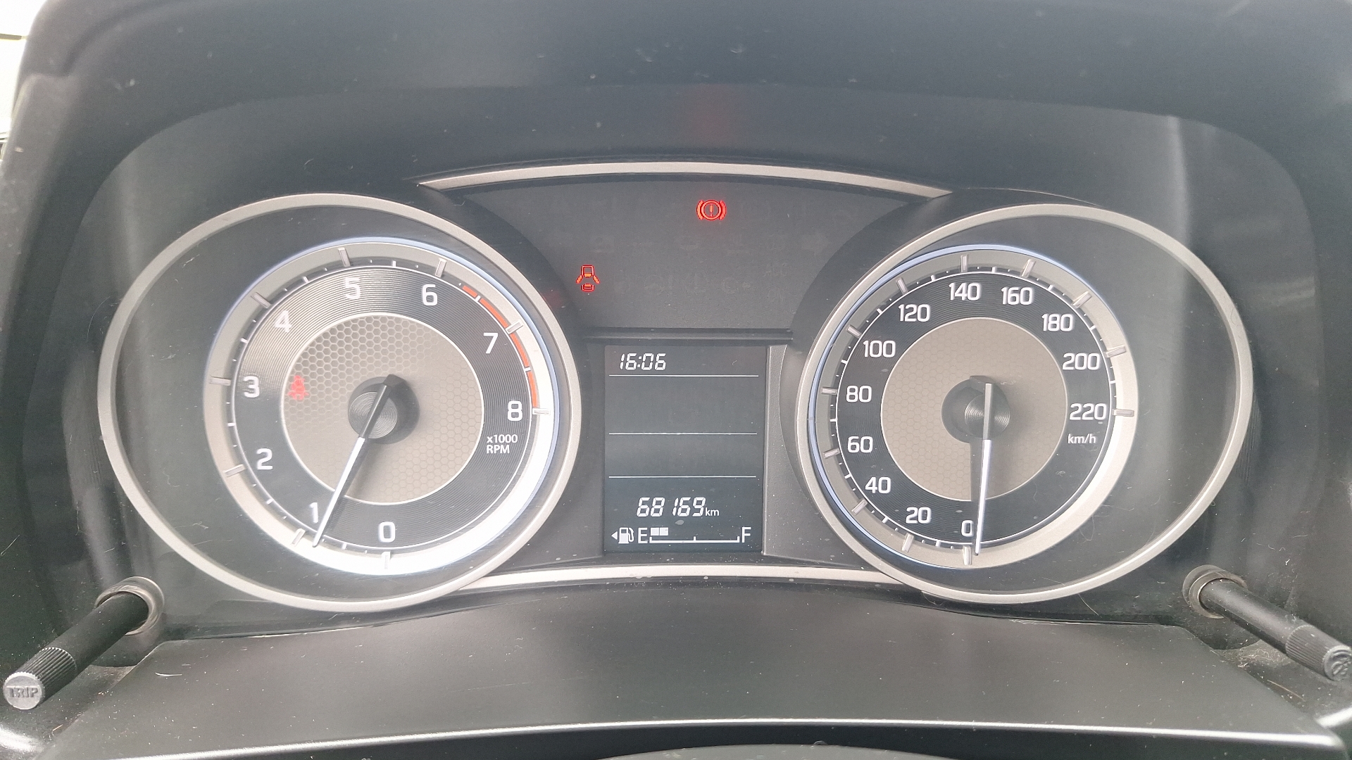Suzuki Dzire — foto 9 de 14
