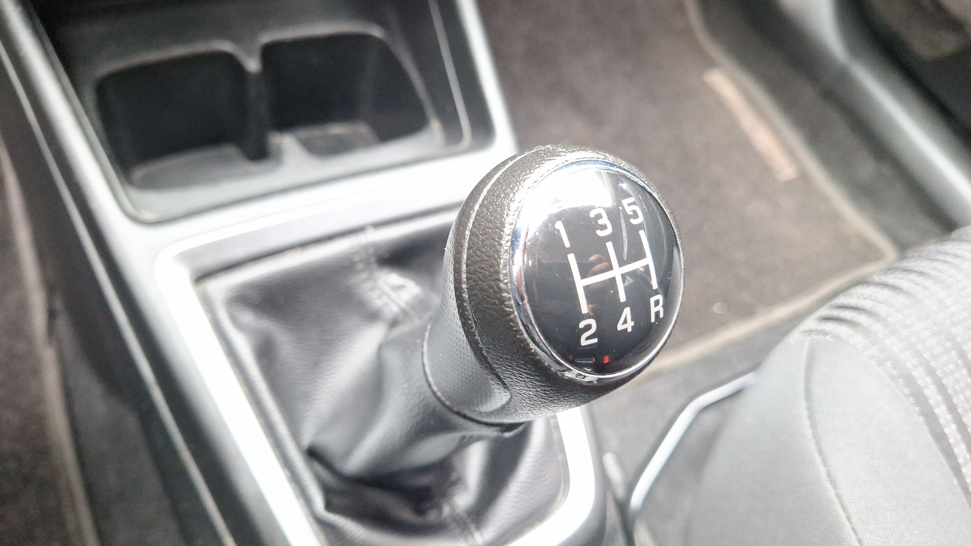 Suzuki Dzire — foto 11 de 14