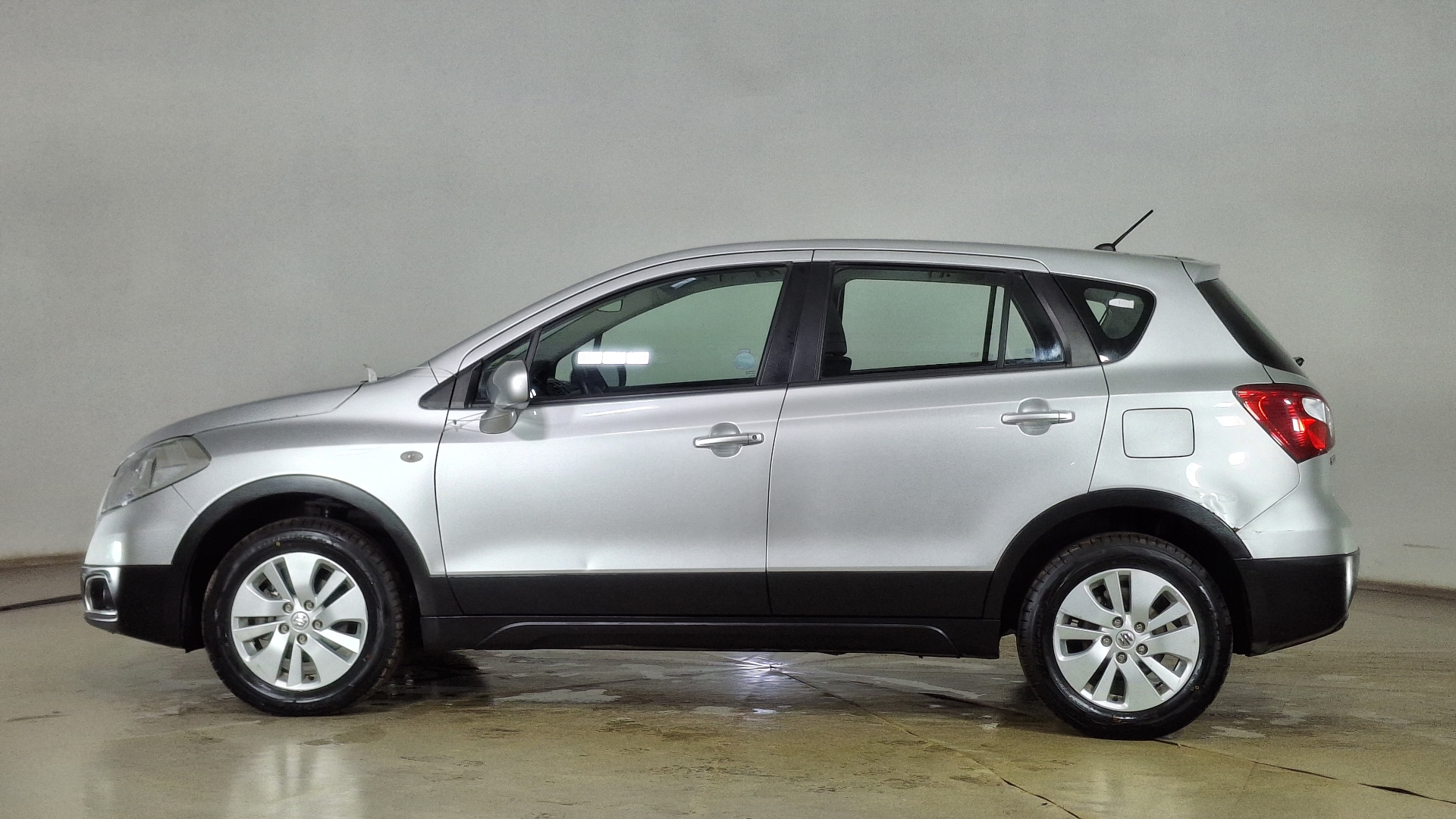 Suzuki S-Cross — foto 7 de 15