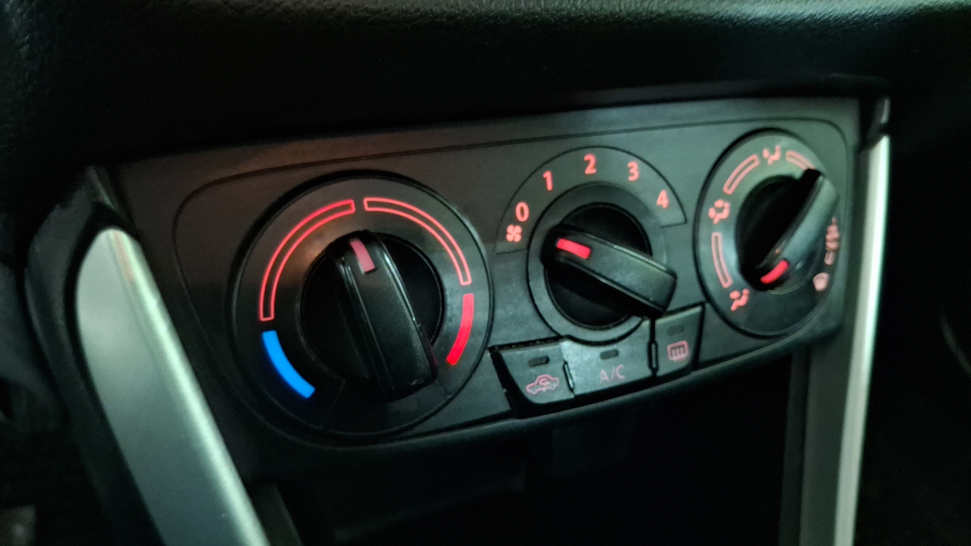 Suzuki S-Cross — foto 14 de 15