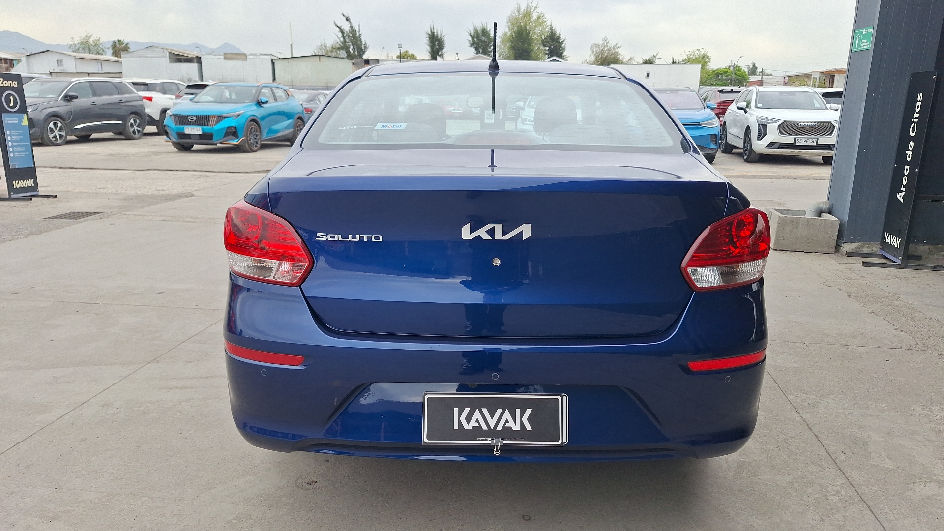 KIA Soluto — foto 3 de 15