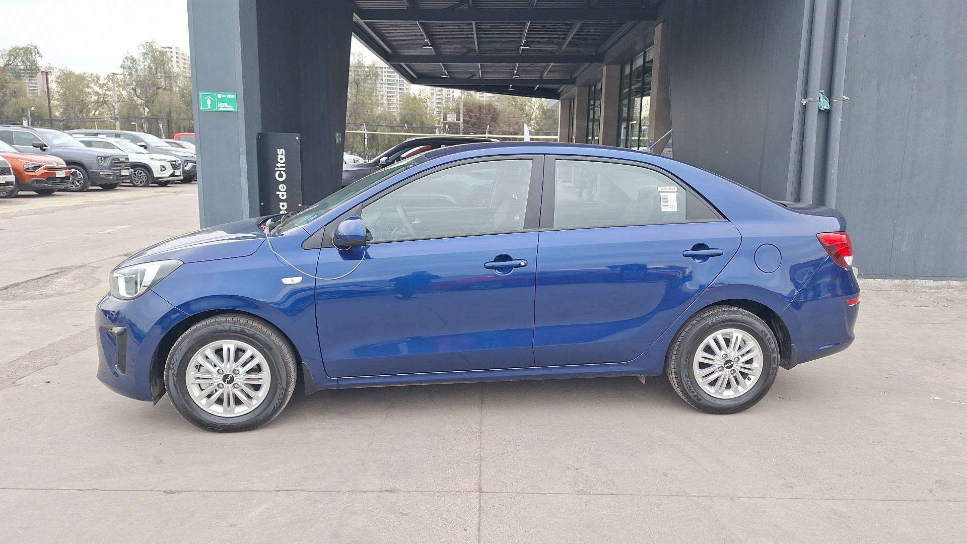 KIA Soluto — foto 2 de 15