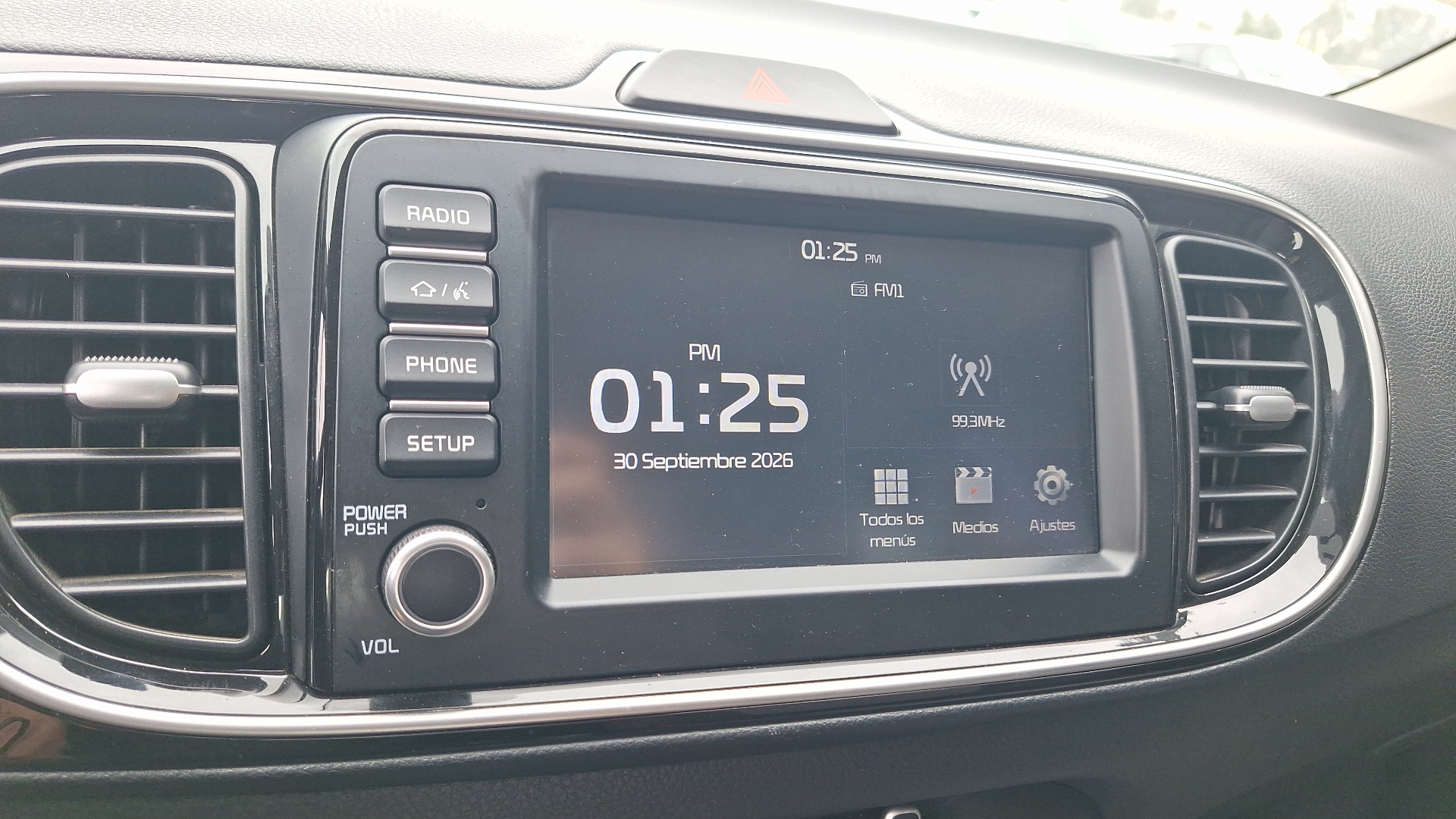 KIA Soluto — foto 10 de 15