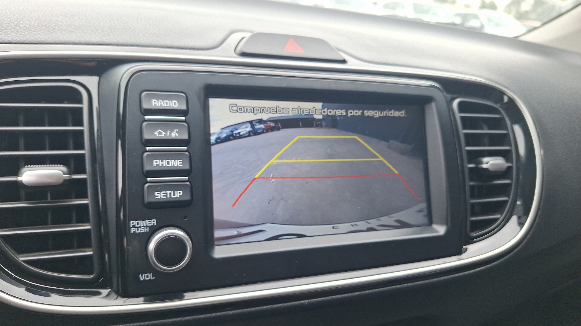 KIA Soluto — foto 12 de 15