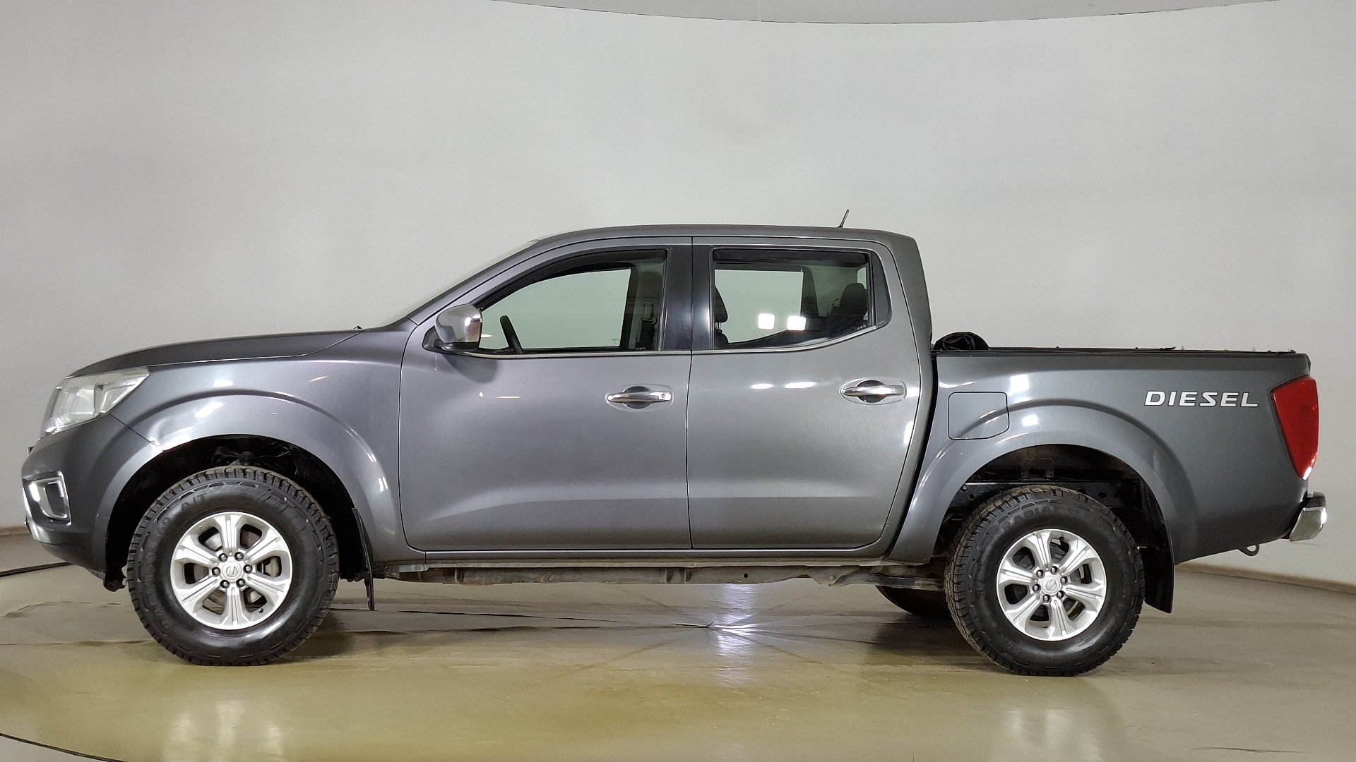 Nissan Navara — foto 7 de 16