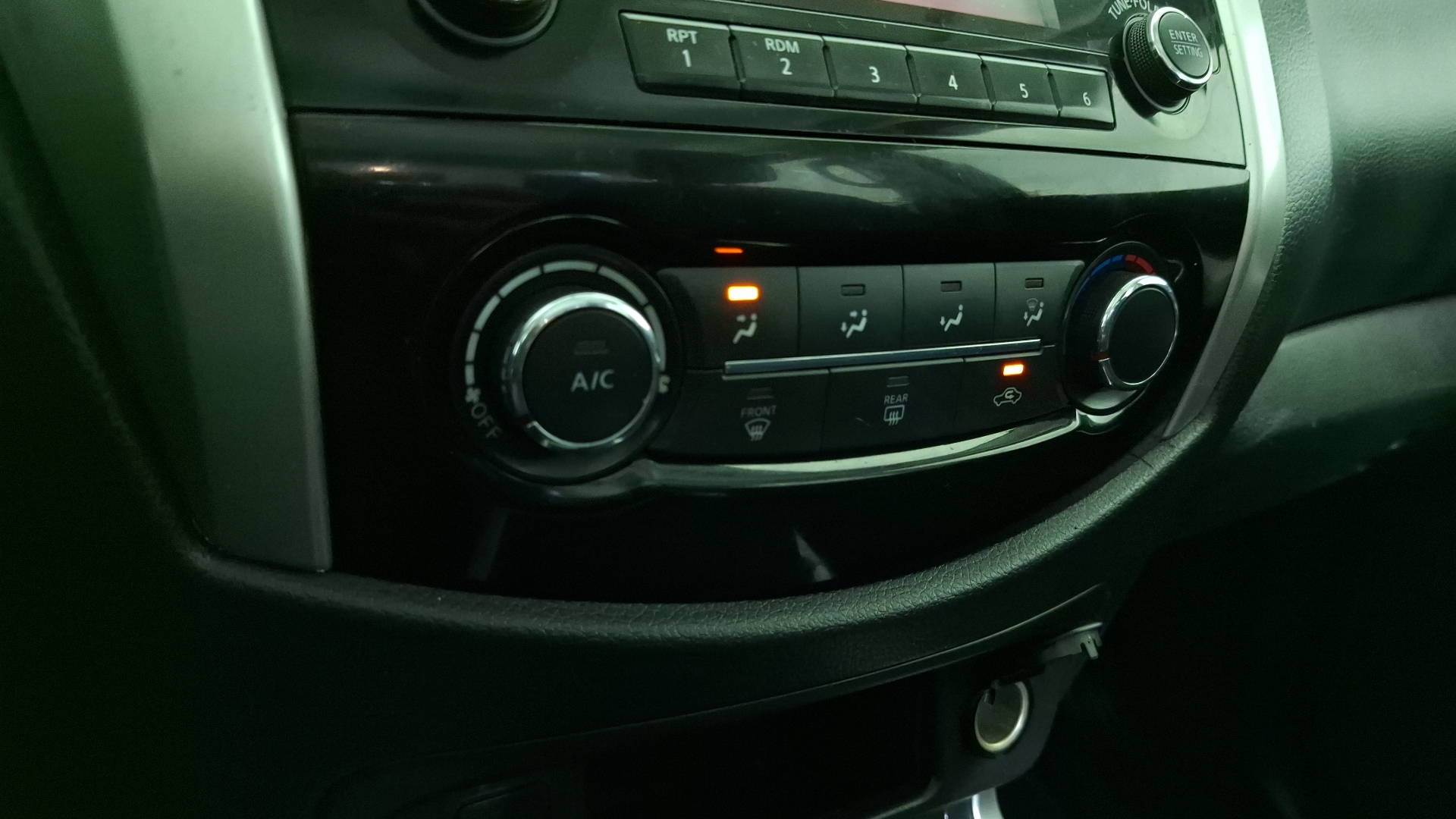 Nissan Navara — foto 15 de 16