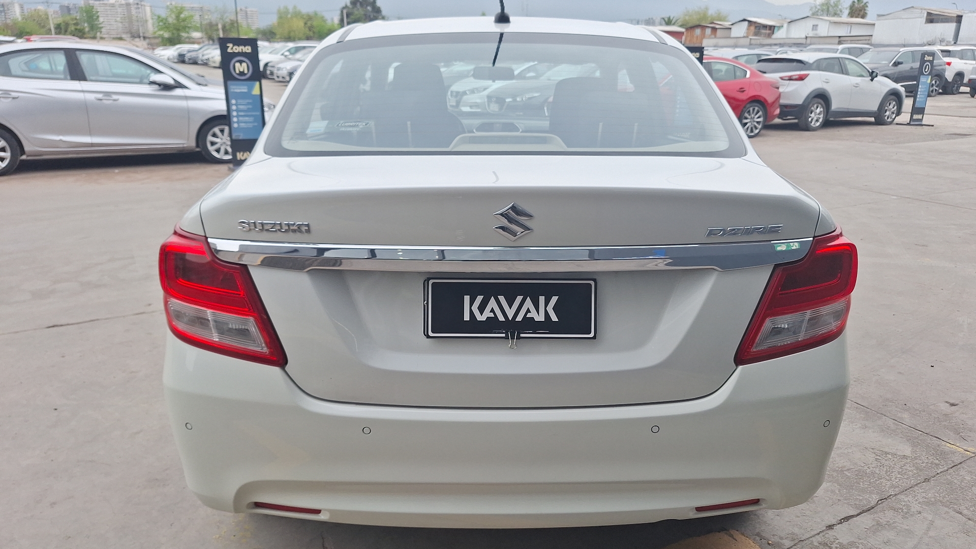 Suzuki Dzire — foto 3 de 14