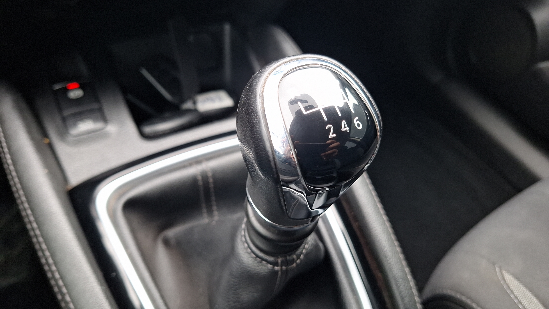 Nissan Qashqai — foto 8 de 12