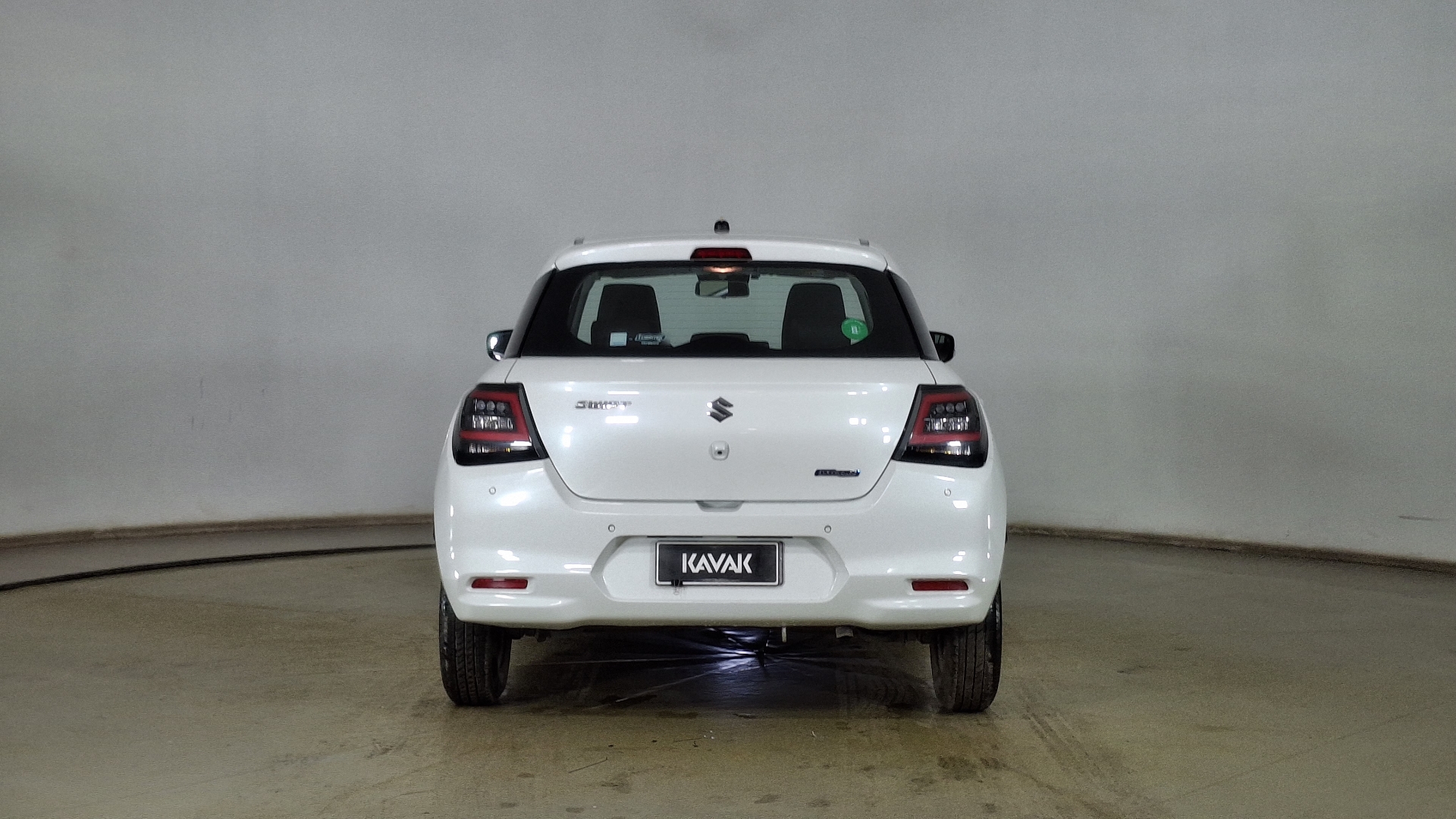 Suzuki Swift — foto 5 de 16