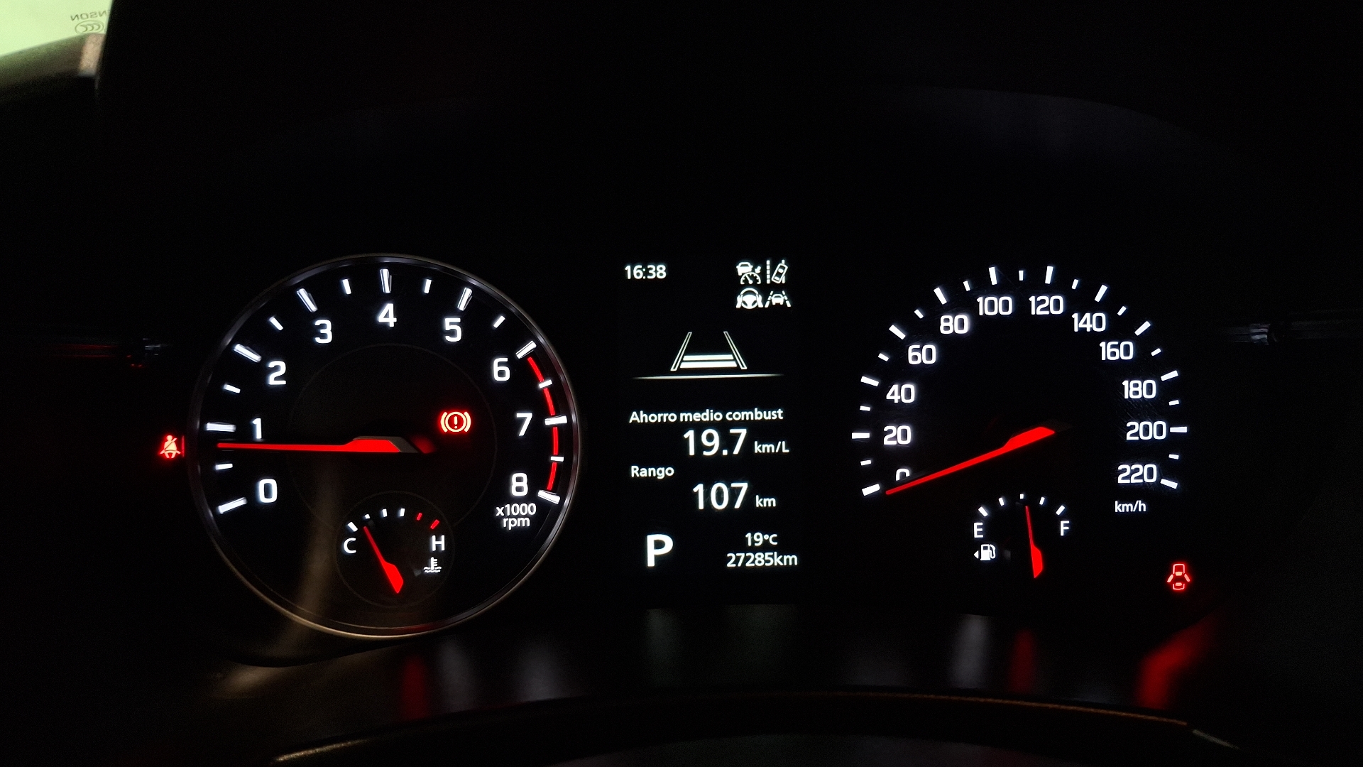 Suzuki Swift — foto 9 de 16